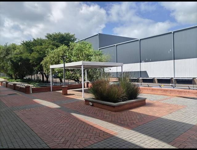 INDUSTRIAL PROPERTY TO RENT IN HALFWAY HOUSE